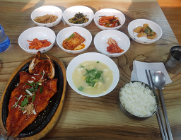 Meokgeorisikdang (먹거리식당) 1