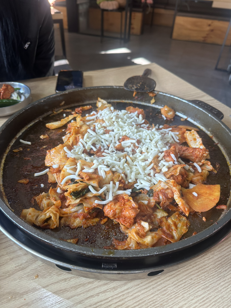 Gangganedakhanmari (강가네닭한마리) 2