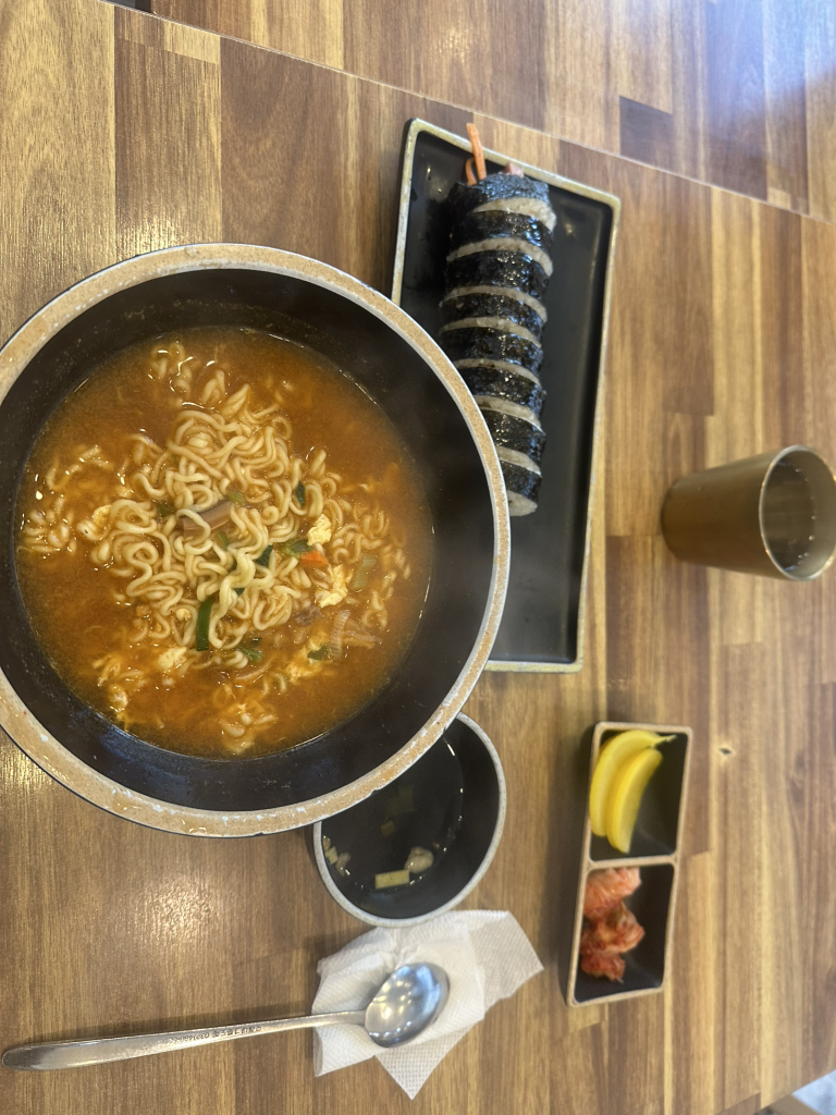 Gimbapcheonguk (김밥천국) 1