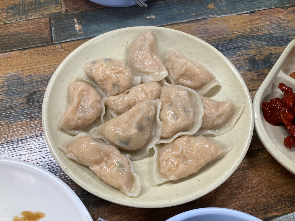 Wonjugimchimandu (원주김치만두) 1