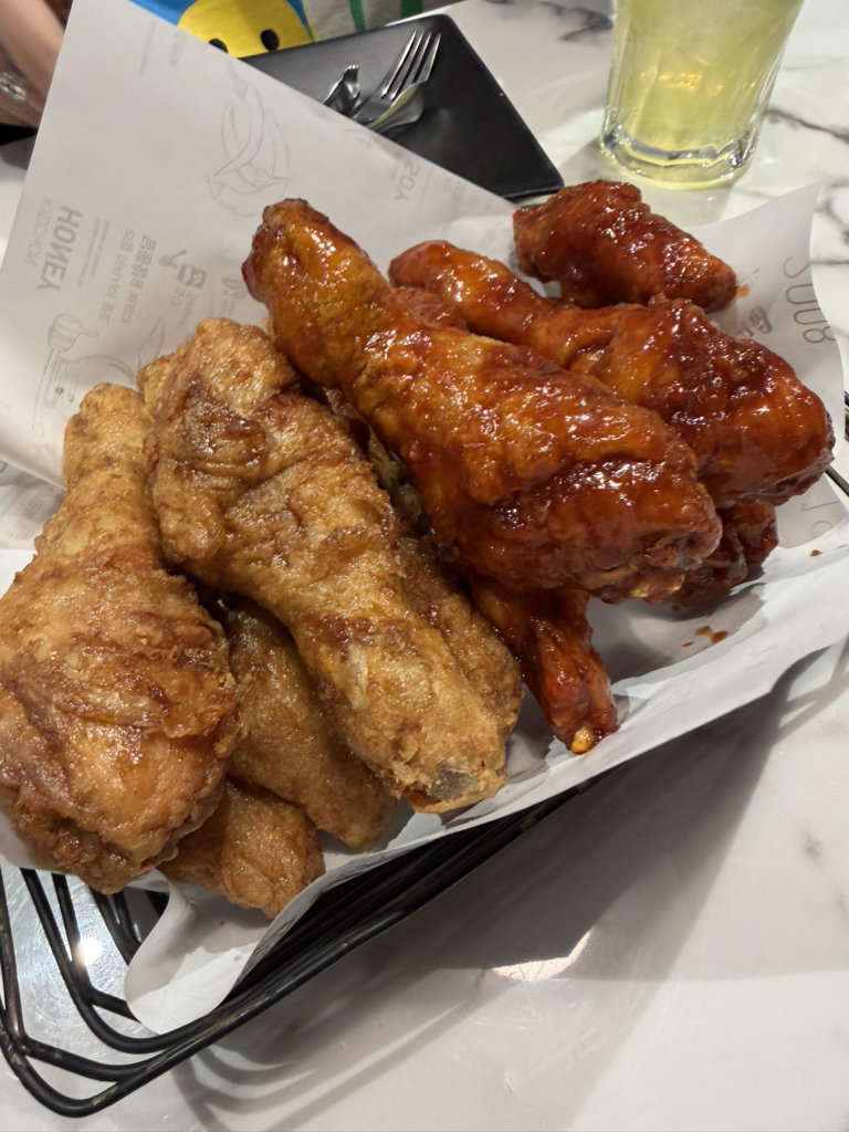 교촌치킨 논현1호점 사진 2
