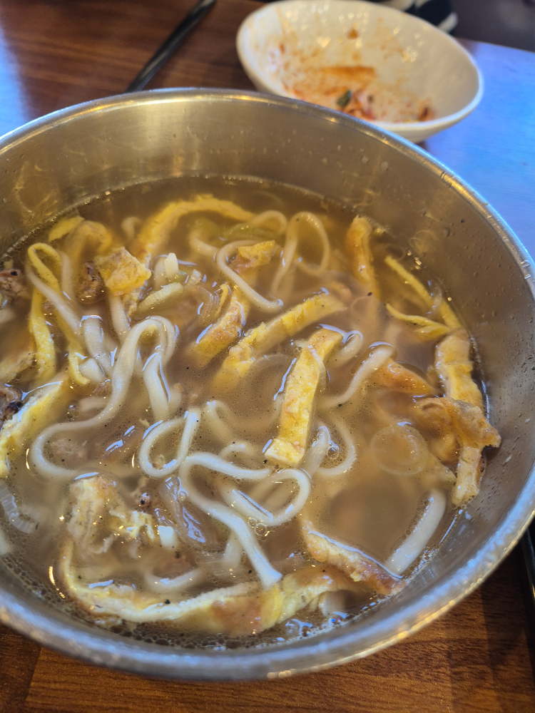Gukdongkalguksu (국동칼국수) 1