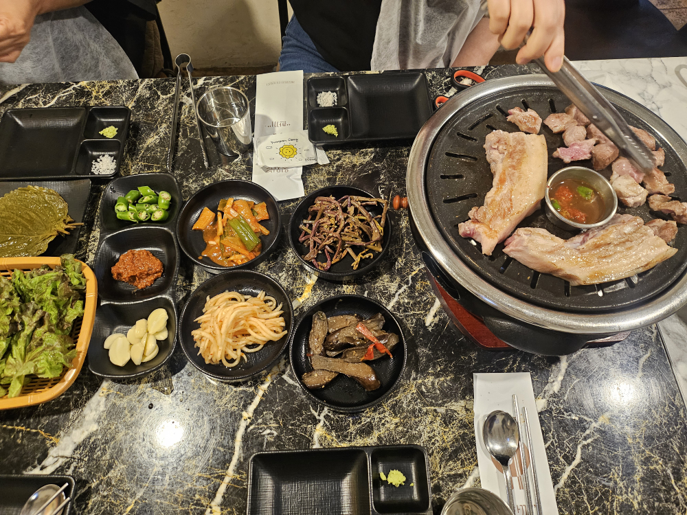 Jejudochisanghoe (제주도치상회) 1