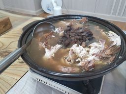 Eoksusamgyetang (억수삼계탕) 1