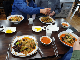 Oneuleunjjamppongttaenggineunnal (오늘은짬뽕땡기는날) 3