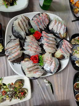 Nakjieommahoetjip (낙지엄마횟집) 2