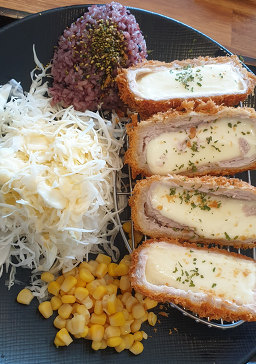 Hampyeongdonkkaseu (함평돈까스) 1