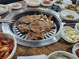 Taeneungsutbulgalbi (태능숯불갈비) 3