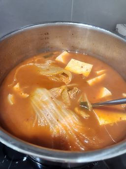 Janggane galbigimchijjigae (장가네 갈비김치찌개) 1