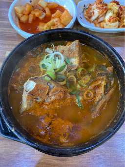 형제골뼈다귀순대국 3