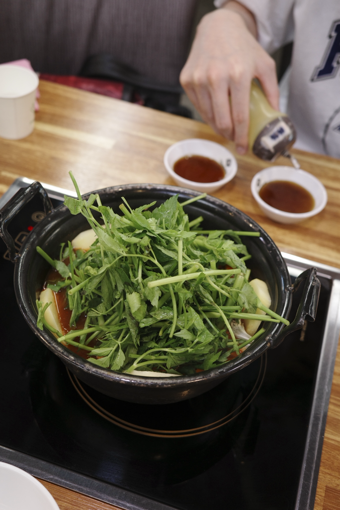 Deungchonsyabeukalguksu myeongdongjeom 4