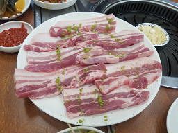 Jirisanheukdwaejisikdang 4