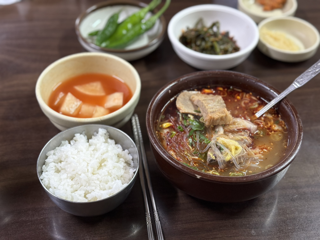 Mipunghaejangguk ildojeom (미풍해장국 일도점) 1