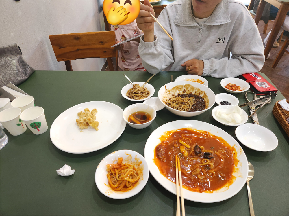 Sinchon30nyeonjeontongsonjjajang (신촌30년전통손짜장) 1