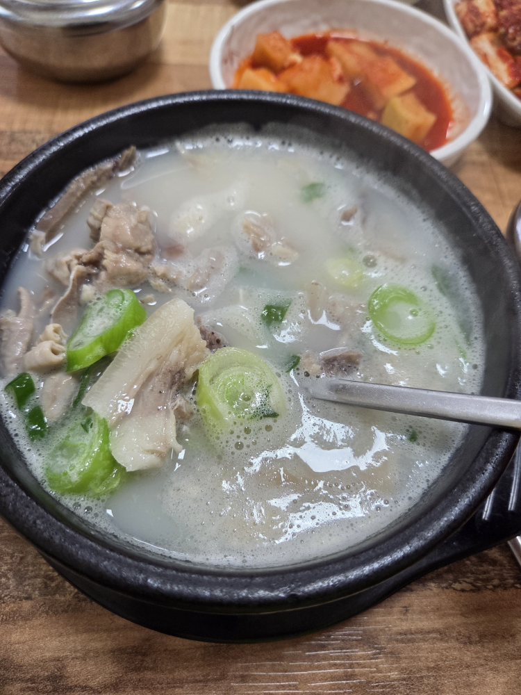 춘임이원조돼지국밥 3