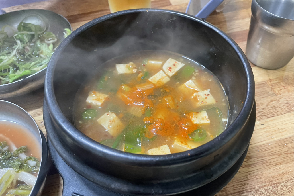 Yeokjeonsikyuksikdang (역전식육식당) 1
