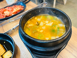 Jeonssinekkeomeokdwaeji (전씨네꺼먹돼지) 2