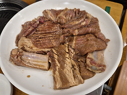 Mapodwaejigalbibudaejjigae (마포돼지갈비부대찌개) 1