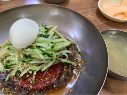Yuchonchiknaengmyeon (유촌칡냉면) 1