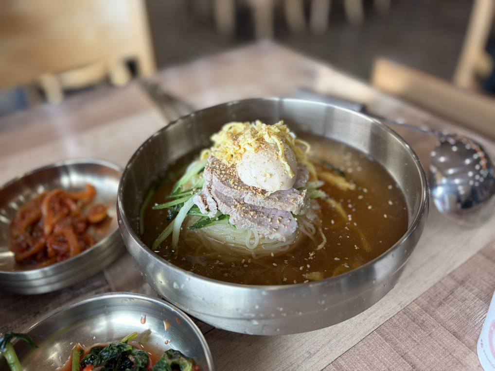 Daraemyeonok (다래면옥) 2