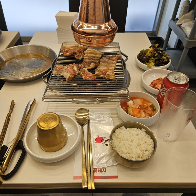신촌꽃돼지 사진 3
