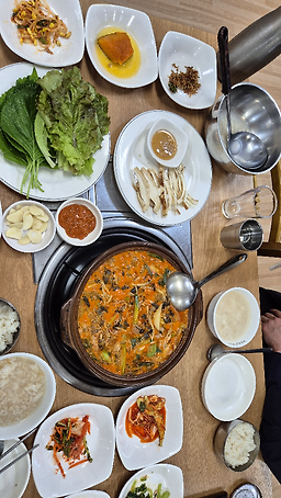 Eunhyeoninebudaejjigae (은현이네부대찌개) 1