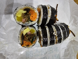 Ssadagimbap guridoldarijeom (싸다김밥 구리돌다리점) 2