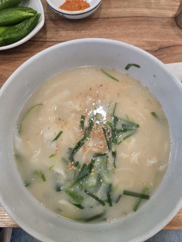 Gyeongjusonkalguksu (경주손칼국수) 1