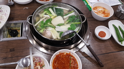 Magokdakhanmari gangdongjikyeongjeom (마곡닭한마리 강동직영점) 3
