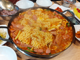 김뚜껑부대찌개 2