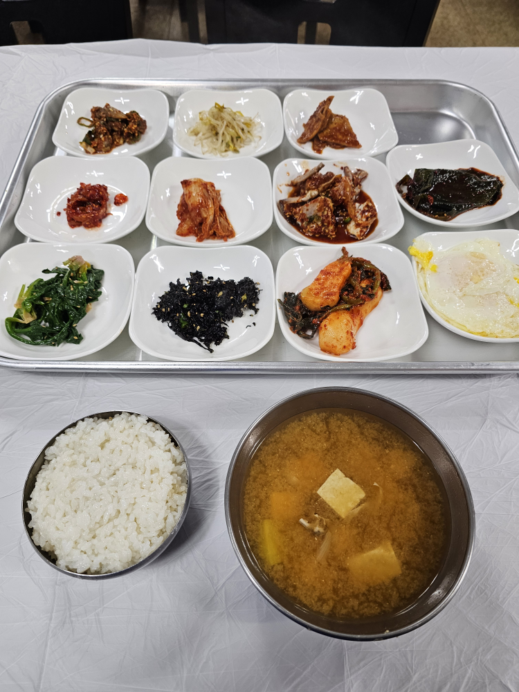 Binggeurebapsang (빙그레밥상) 3