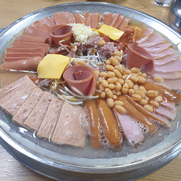 초롱이고모 부대찌개 6