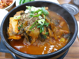 Jeonggamigamjatanghaejangguk (정가미감자탕해장국) 2