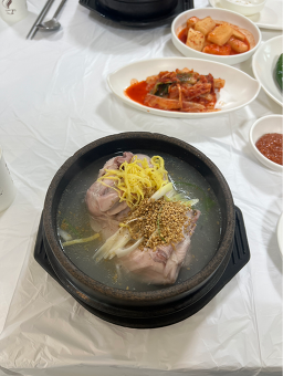 Goguryeosamgyetang (고구려삼계탕) 1