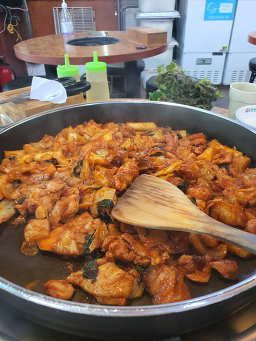 Junghwahobandakgalbi (중화호반닭갈비) 2