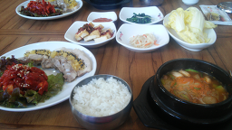 Dontongmaneulbossam (돈통마늘보쌈) 1