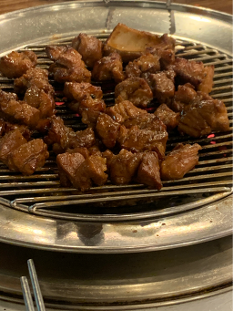 Heungbugolsutbuldwaejigalbi (흥부골숯불돼지갈비) 3
