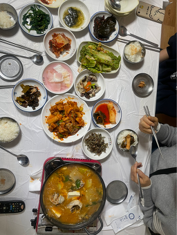 Hyeongyeonghoegwan (현경회관) 1