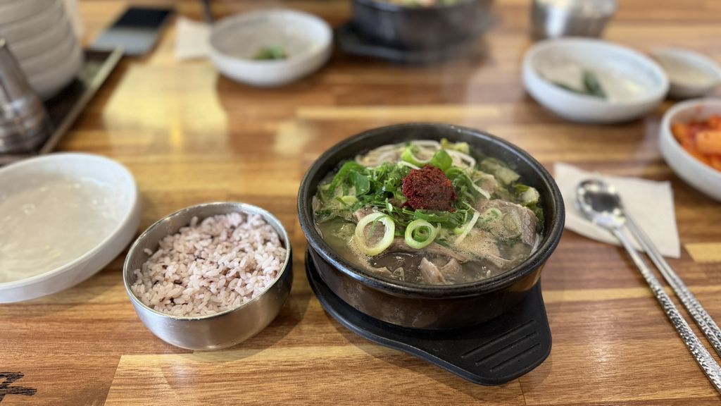 Jejueunhuinehaejangguk (제주은희네해장국) 3