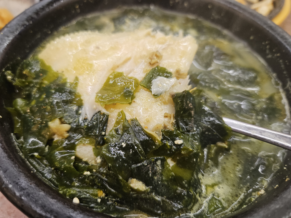 Bodolmiyeok myeongdongjeom (보돌미역 명동점) 2