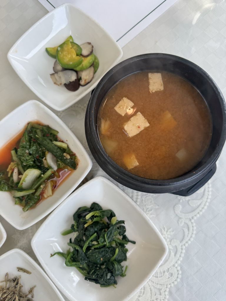 Tteulanchae (뜰안채) 2