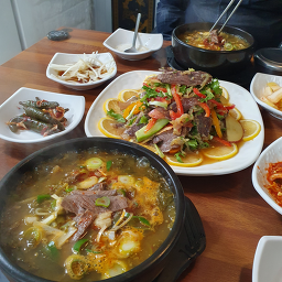 Jungchongamasotgomtang (중촌가마솥곰탕) 3