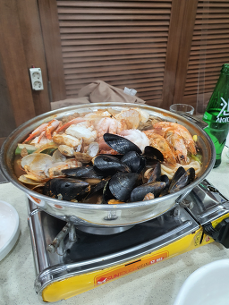 Gulmaeullakjichon sicheongjeom (굴마을낙지촌 시청점) 1