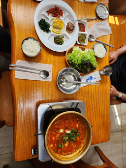 Yeonjeonggimchijjigae 6