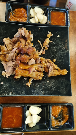Gwihanjokbal (귀한족발) 2