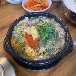 곰이순대국 6
