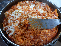 Chuncheondakgalbi (춘천닭갈비) 1