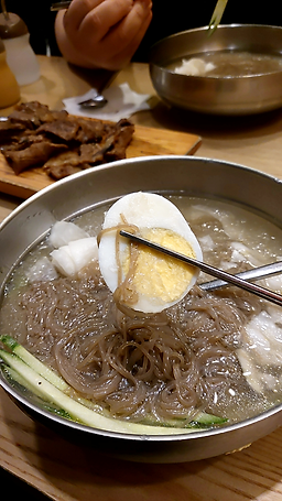 육쌈냉면 신촌점 사진 3