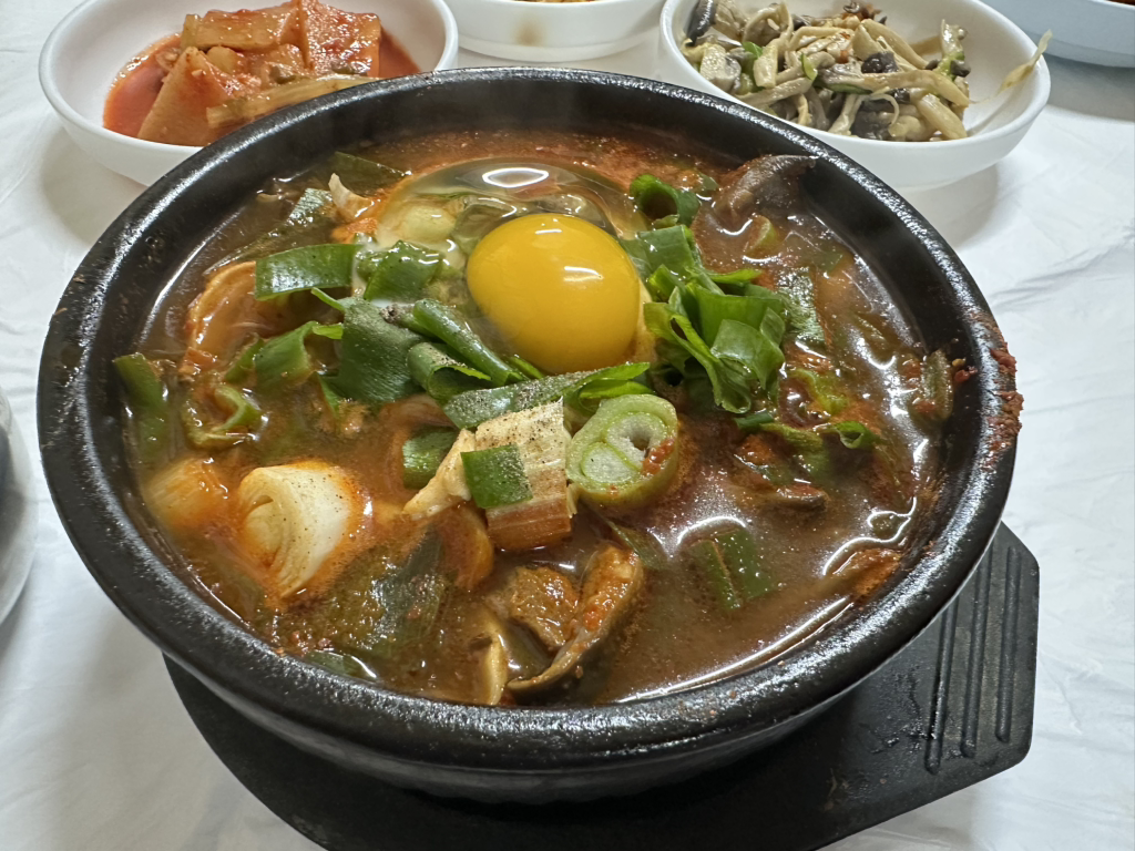 Hadonghoegwan (하동회관) 1
