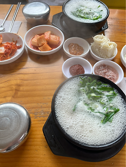 Keungildwaejigukbap (큰길돼지국밥) 2